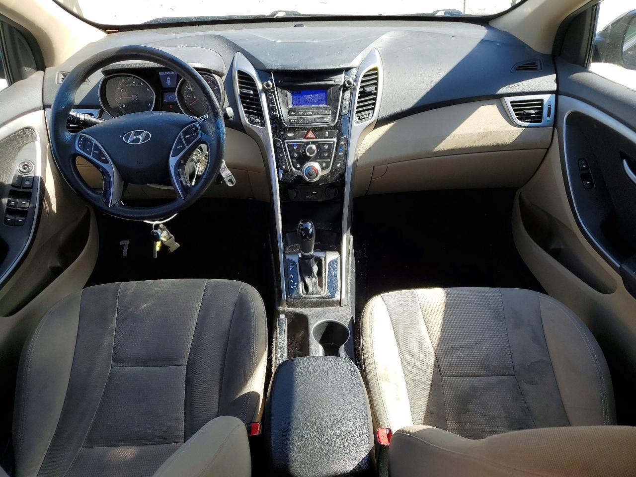 Hyundai ELANTRA Base