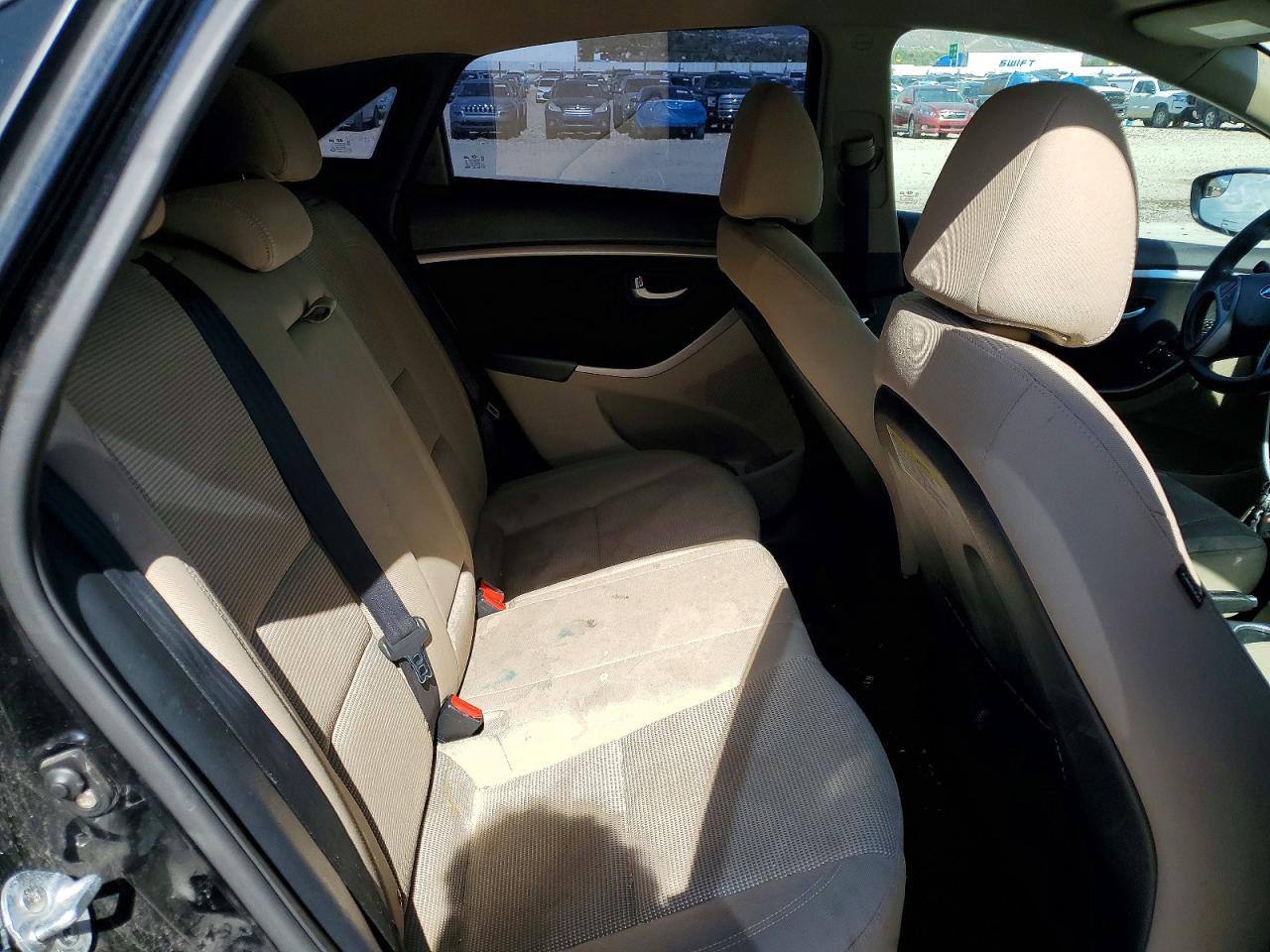 Hyundai ELANTRA Base