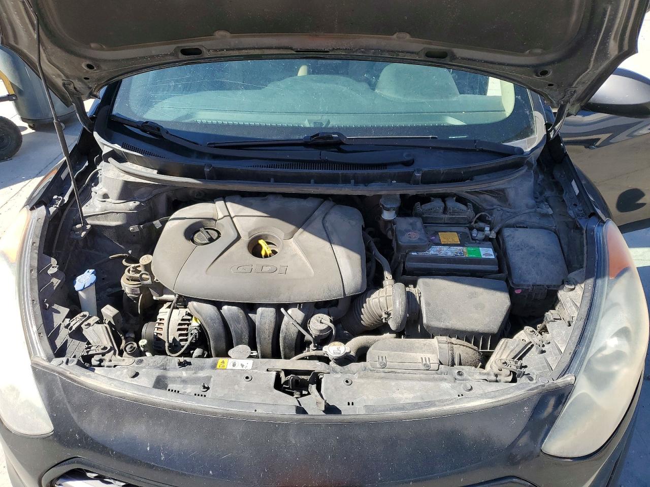 Hyundai ELANTRA Base