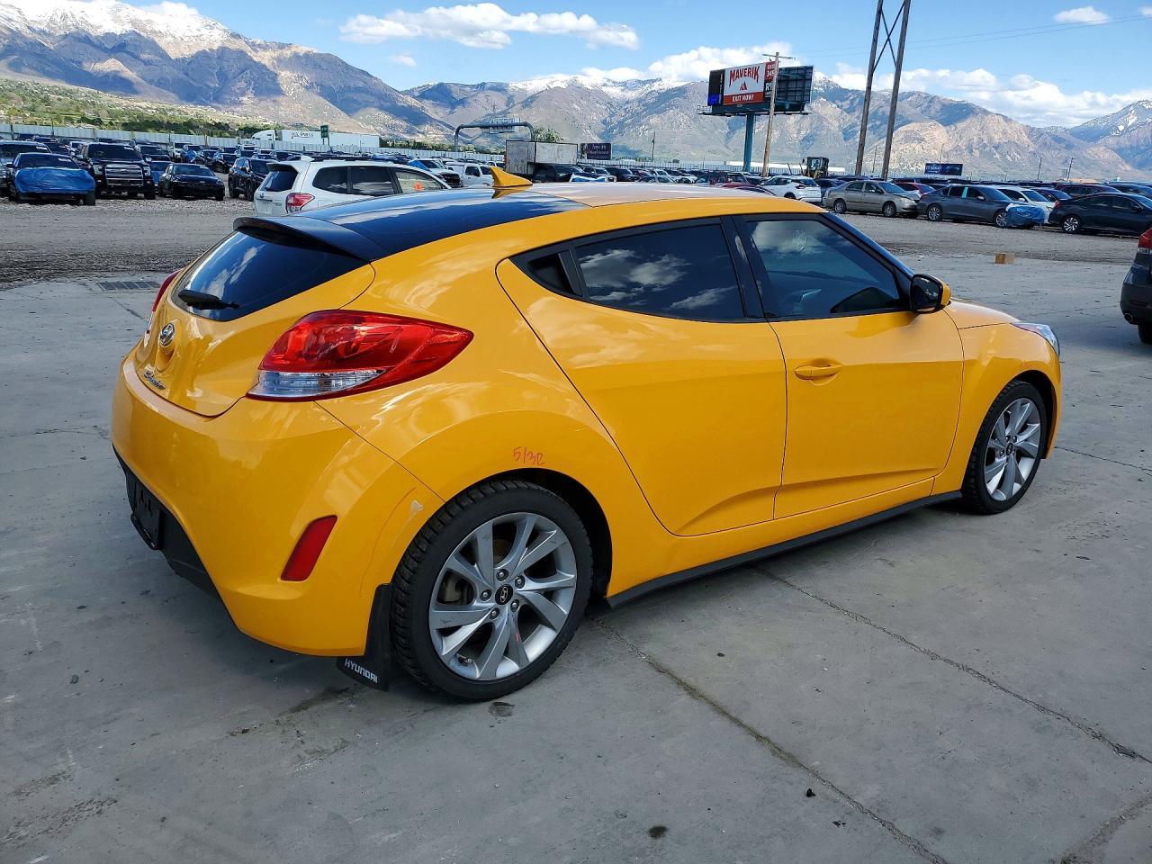 Hyundai VELOSTER Base
