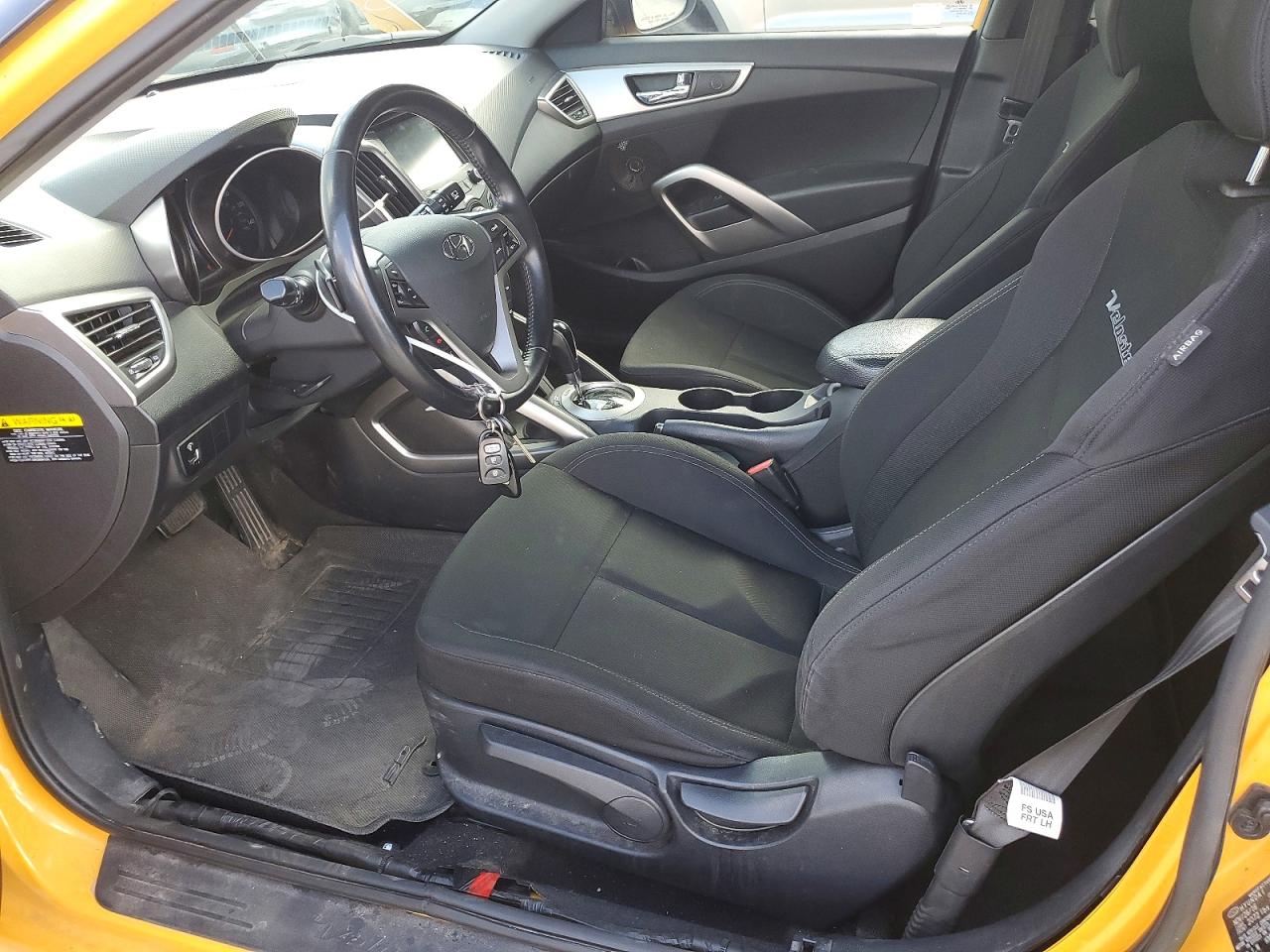 Hyundai VELOSTER Base
