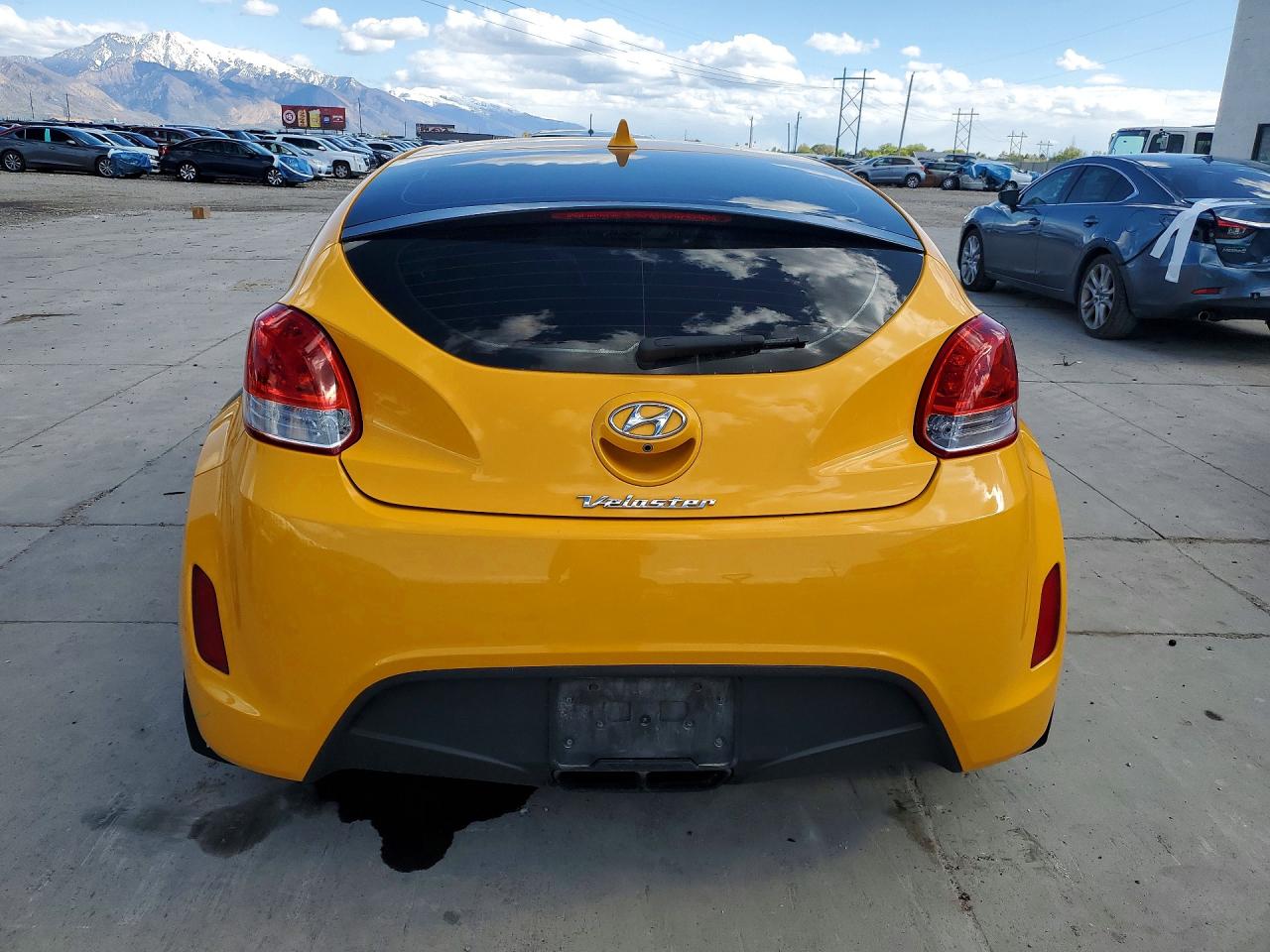 Hyundai VELOSTER Base