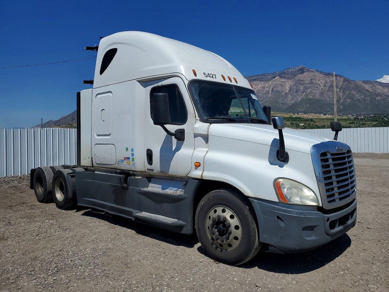 Salvage Freightliner Cascadia 125 Image