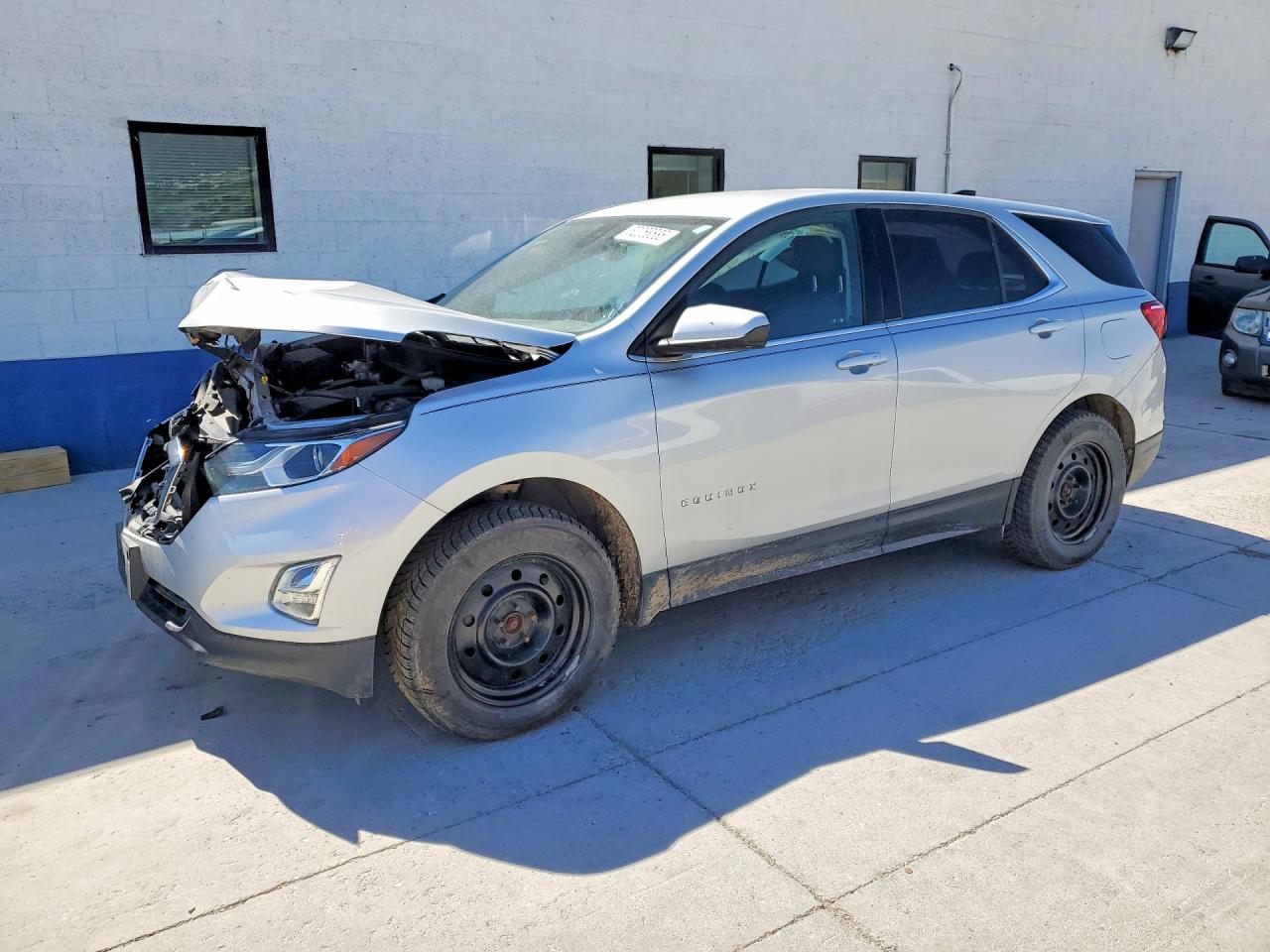 Salvage Chevrolet Equinox Image