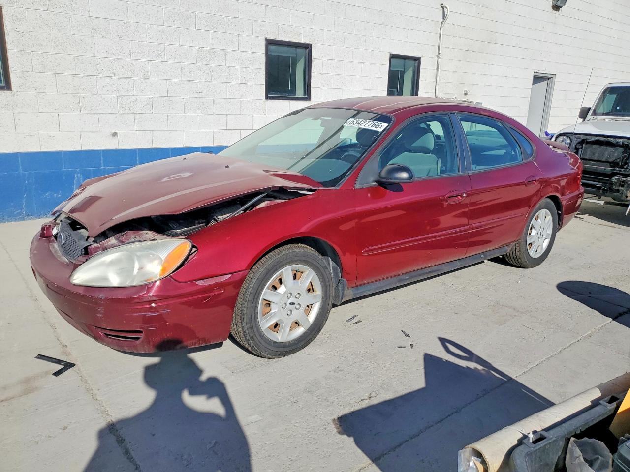 Salvage Ford Taurus Image
