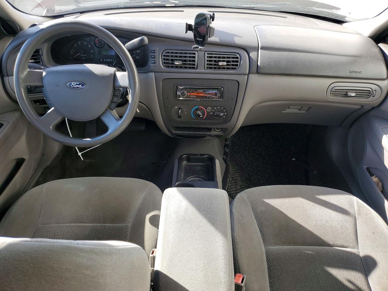 Ford Taurus Se