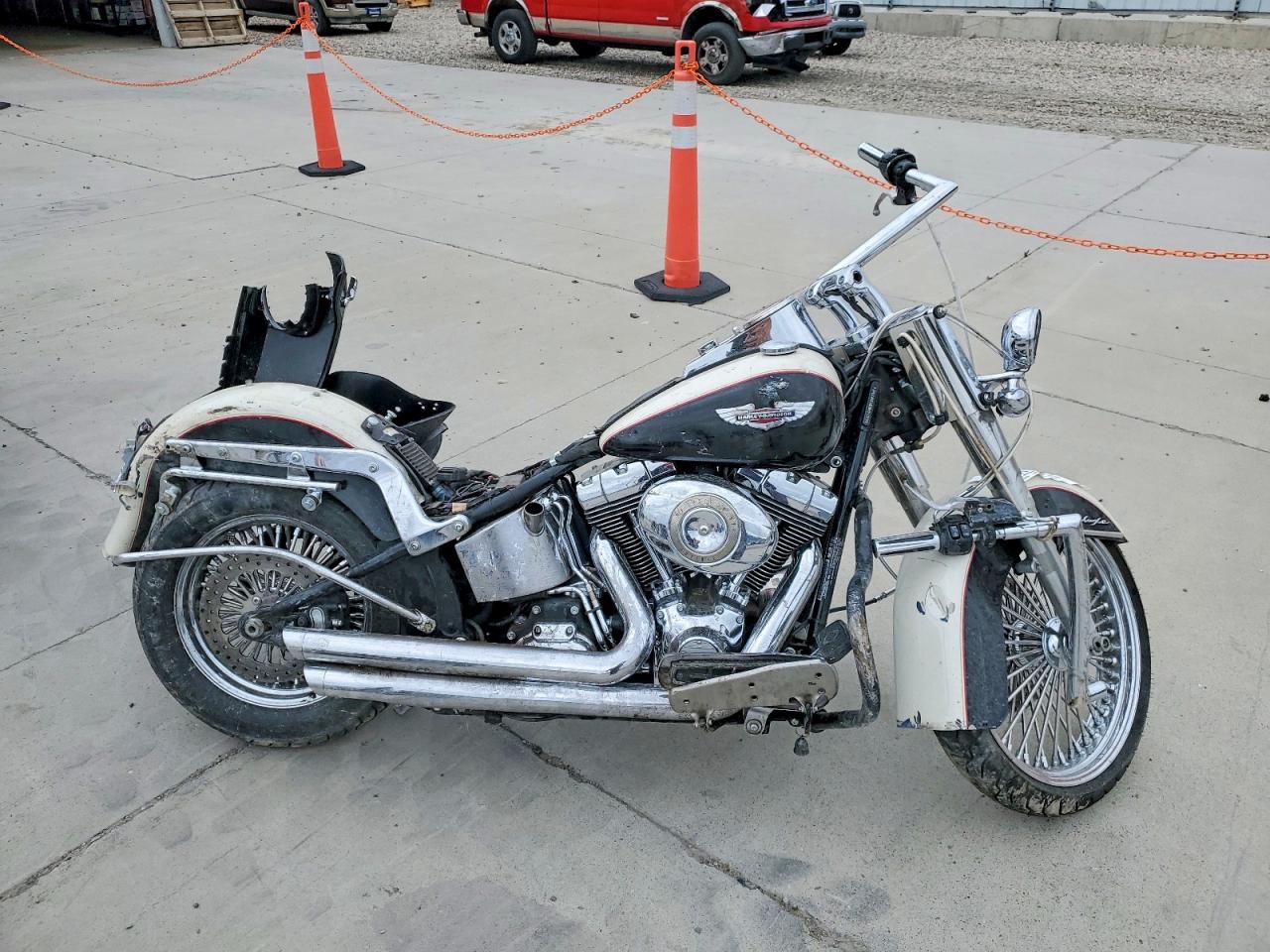 Salvage Harley-Davidson Fl Image