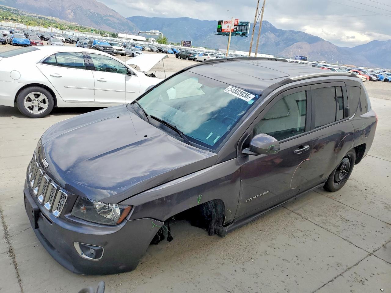 Salvage Jeep Compass Image
