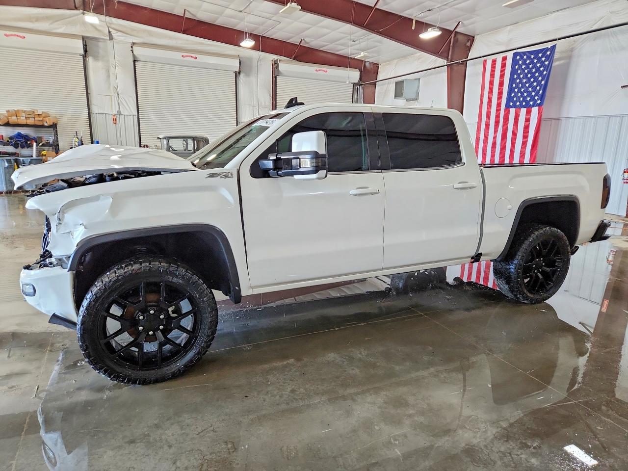 Salvage GMC Sierra Image