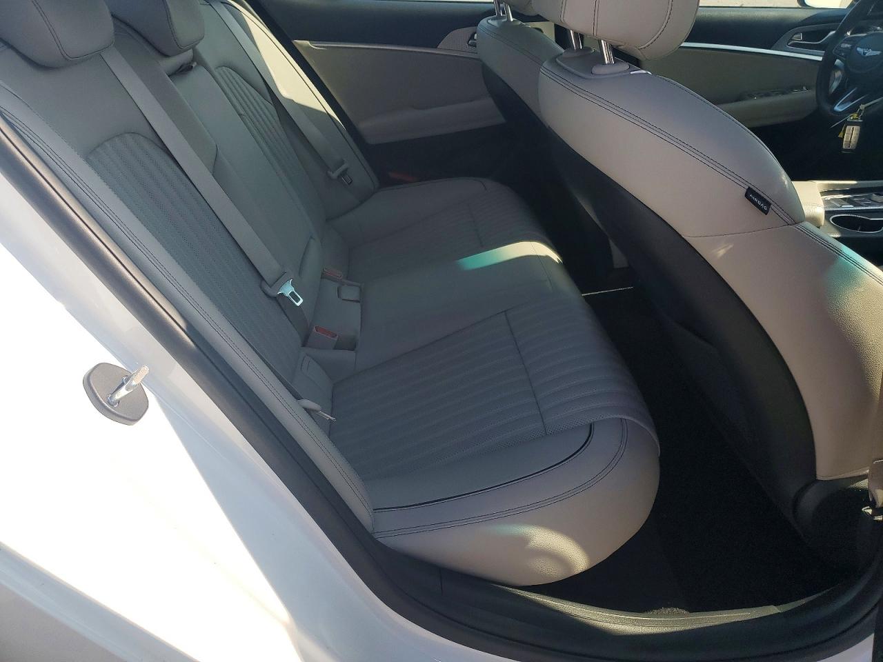 Genesis G70 2.0t 2.0t
