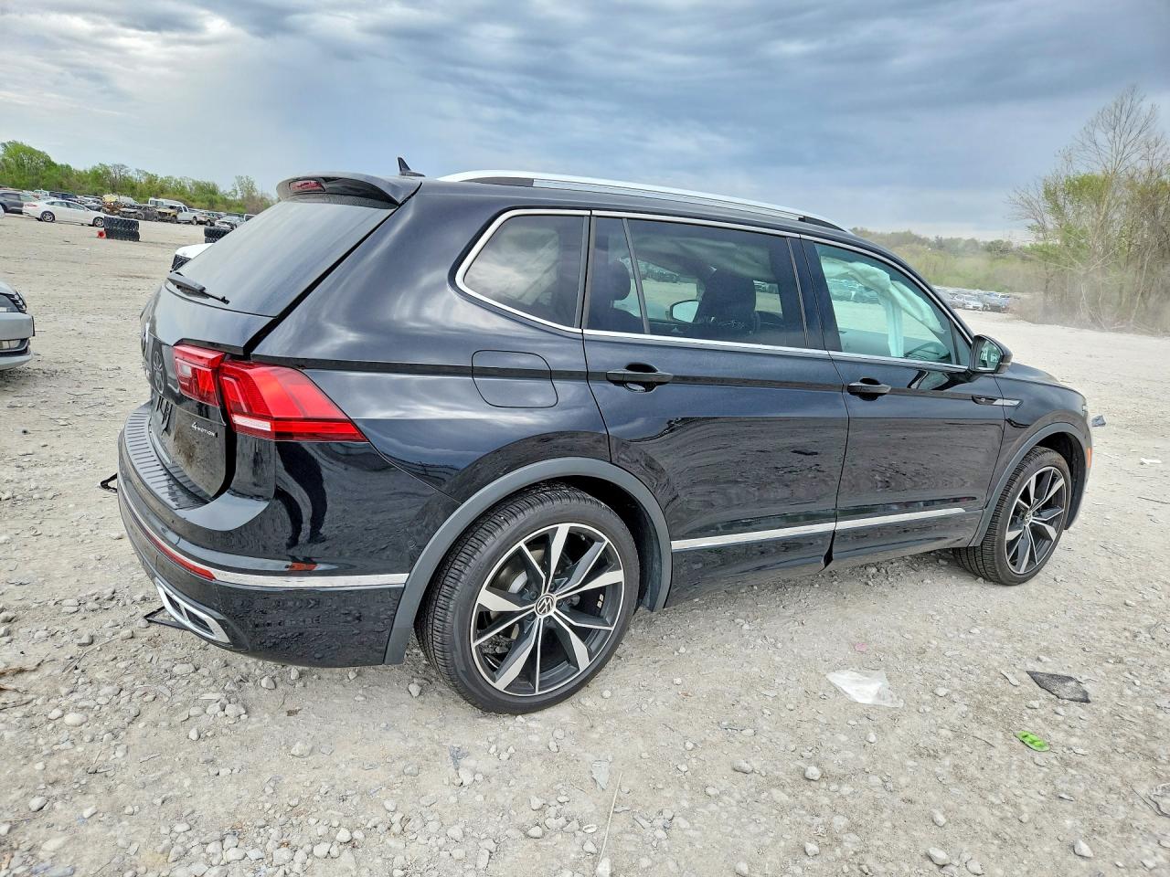 Volkswagen Tiguan Sel R-line Black