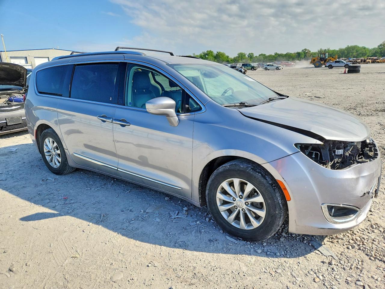 Chrysler Pacifica Touring L