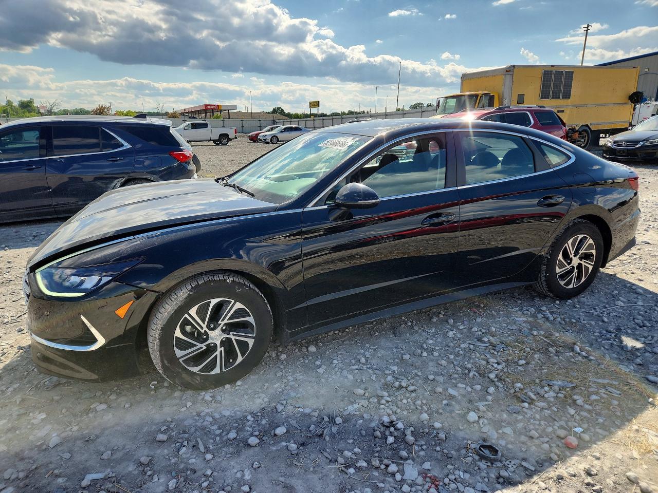 Salvage Hyundai SONATA Image