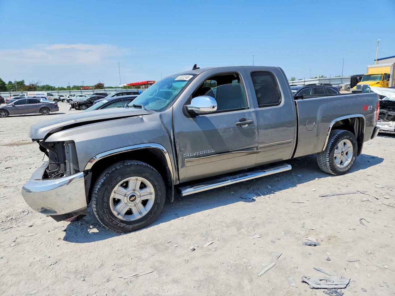 Salvage Chevrolet Silverado Image
