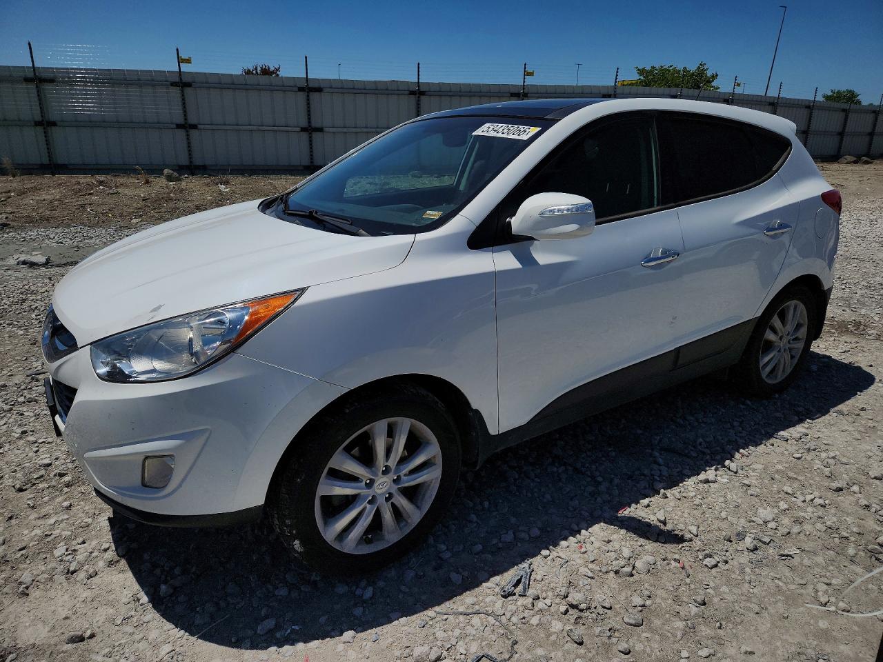 Salvage Hyundai TUCSON Image