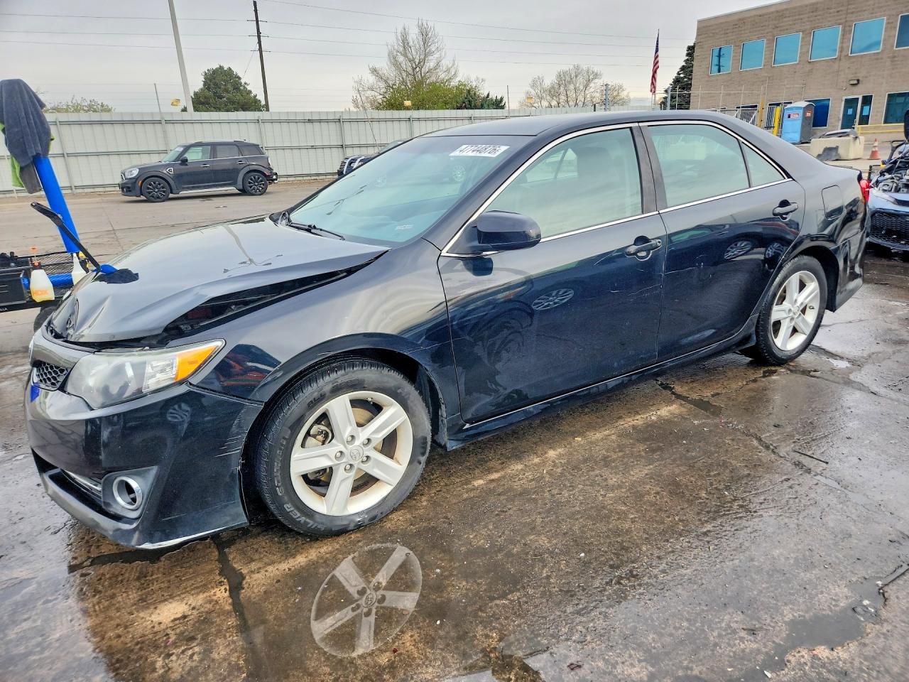 Salvage Toyota Camry Image