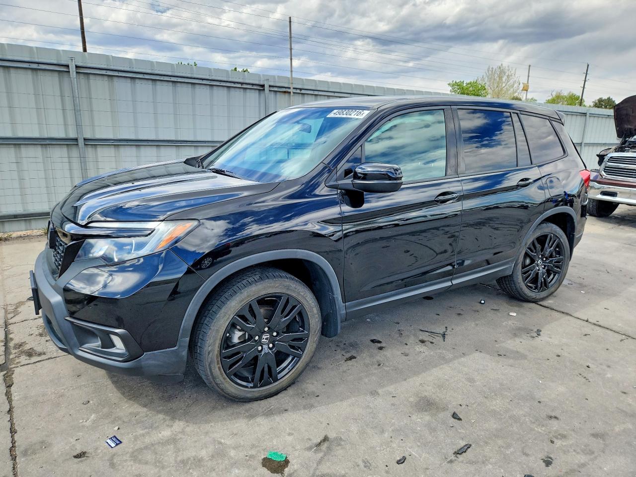 Salvage Honda Passport Image