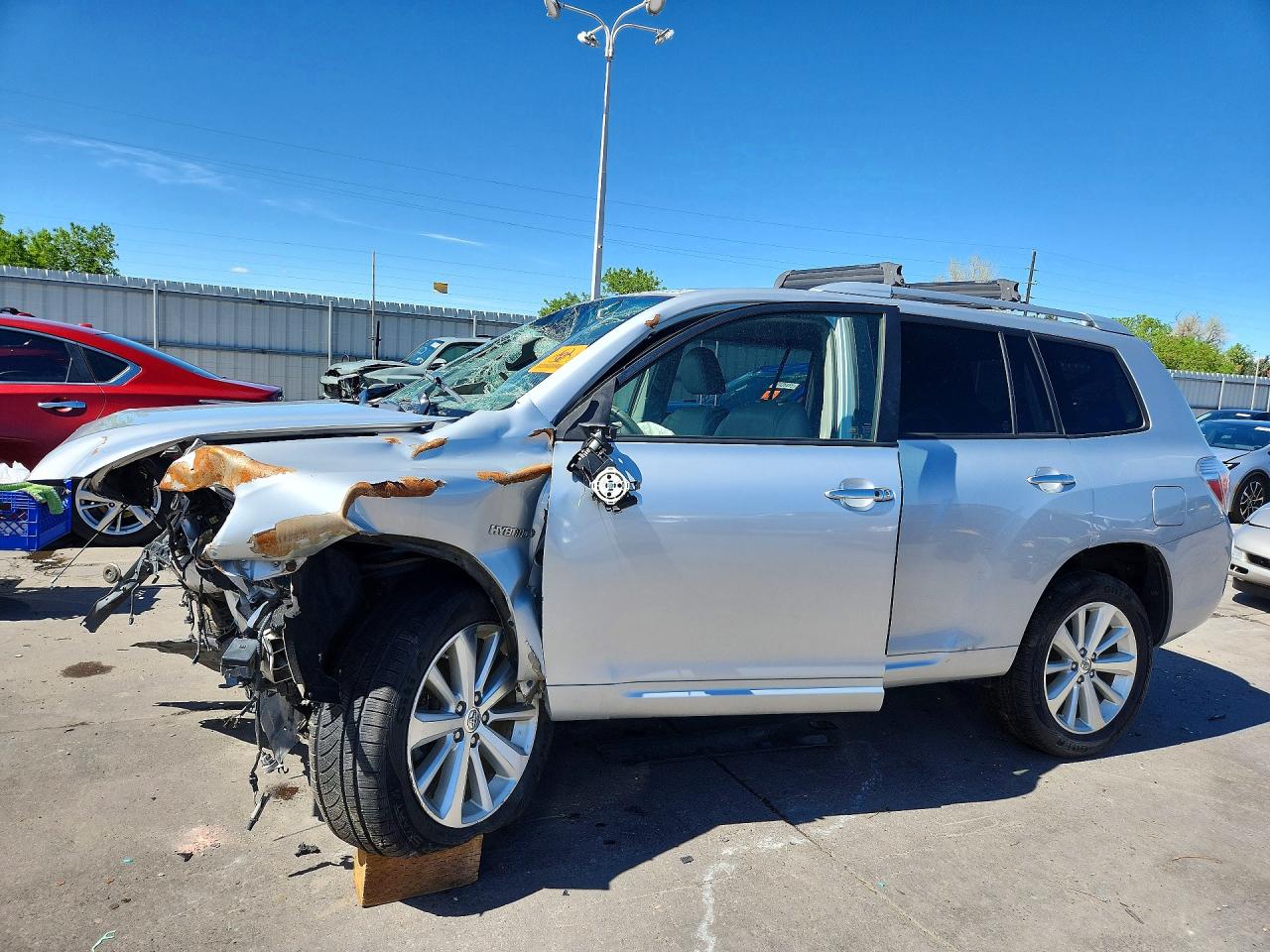Salvage Toyota Highlander Image