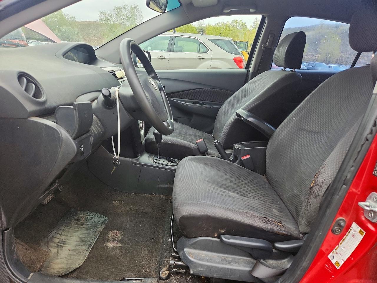 Toyota Yaris Base