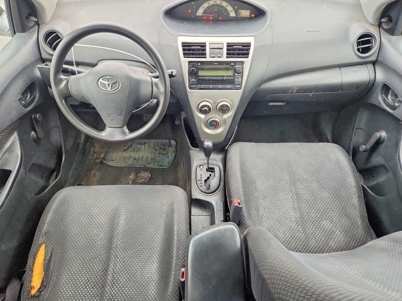 Toyota Yaris Base