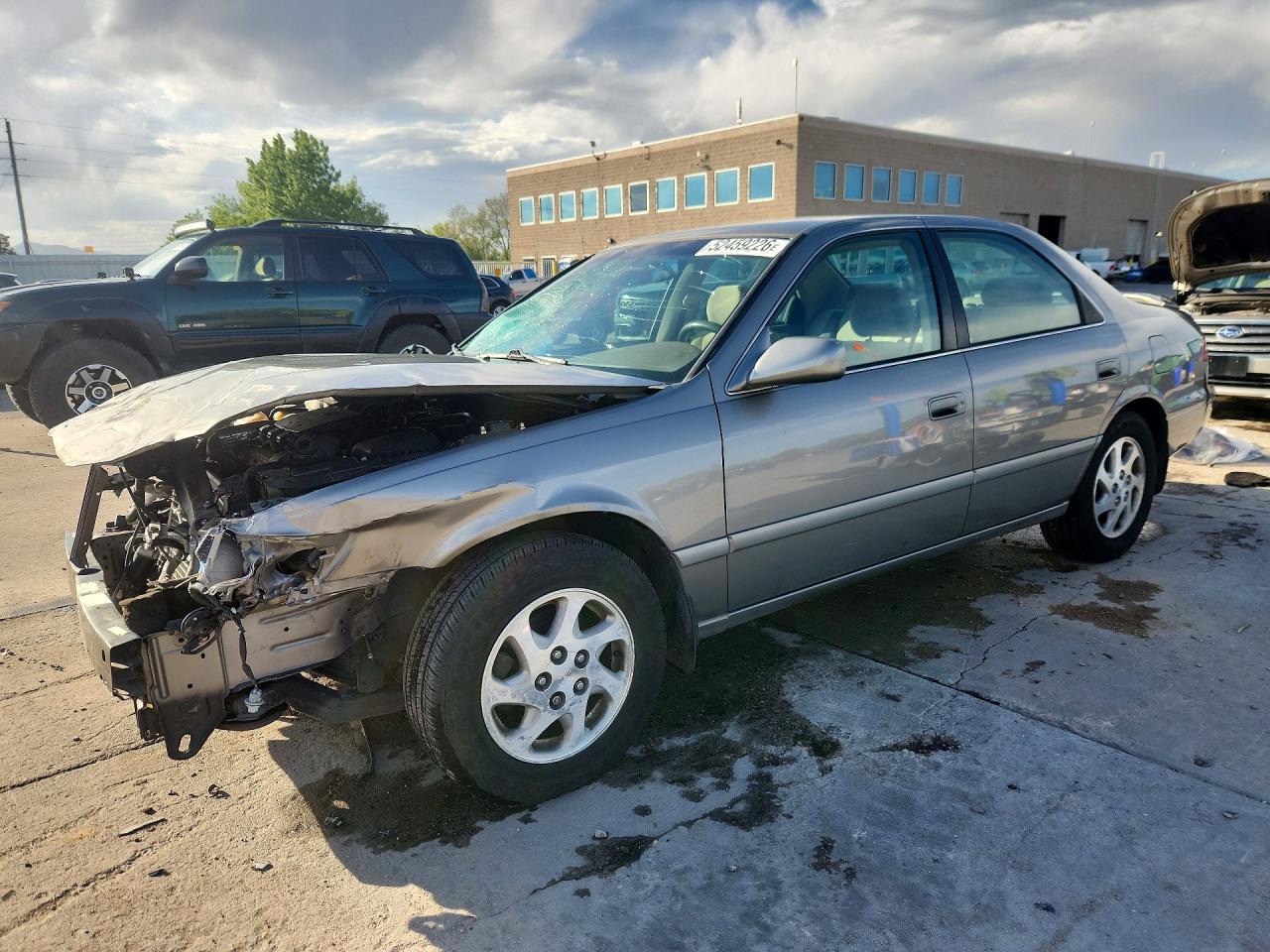 Salvage Toyota Camry Image
