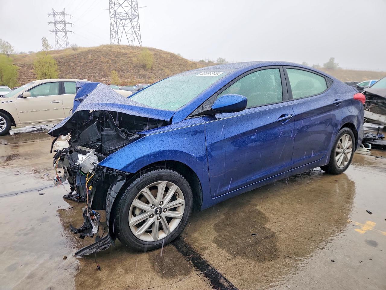 Salvage Hyundai ELANTRA Image