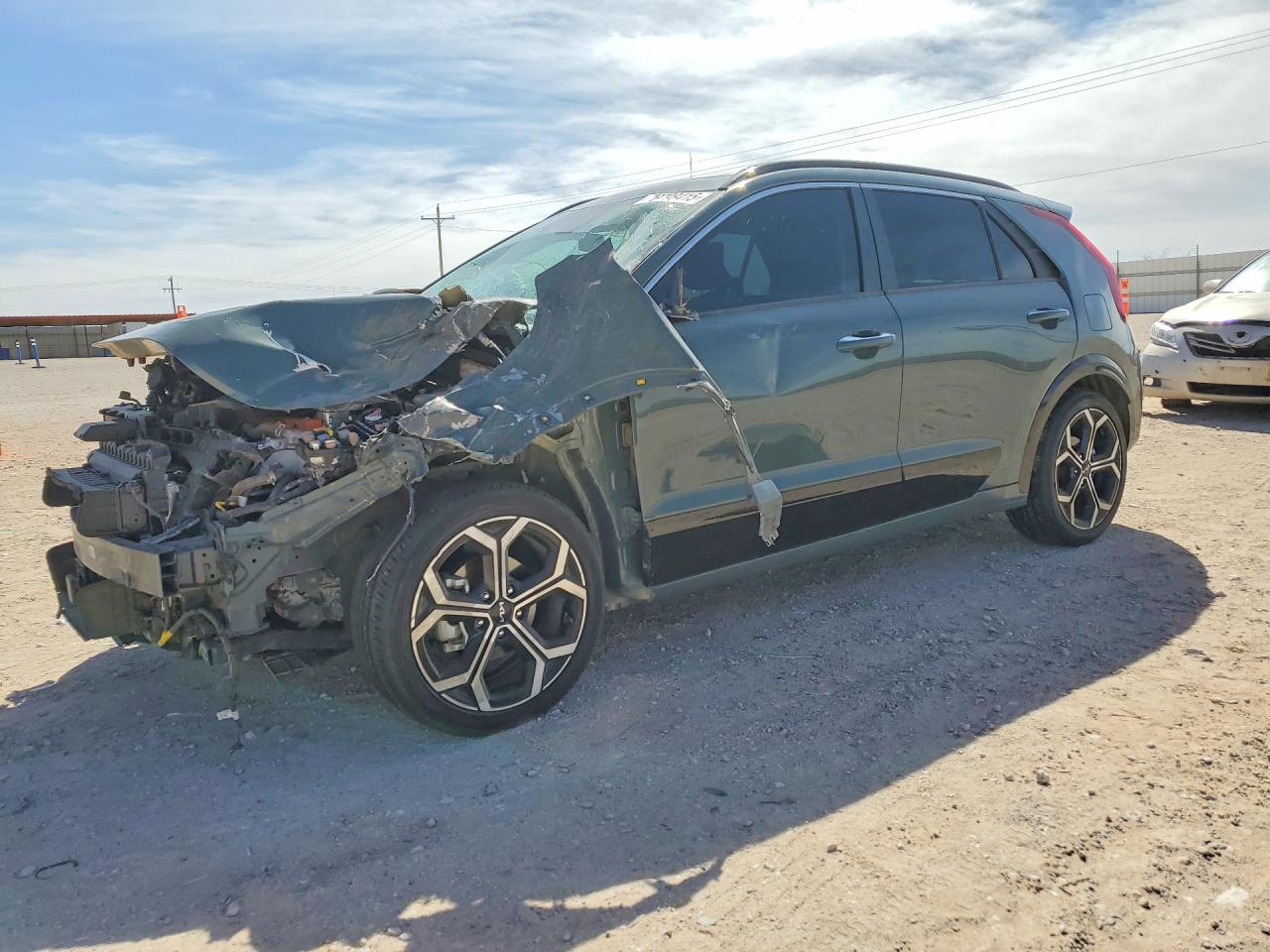Salvage Kia Niro Image