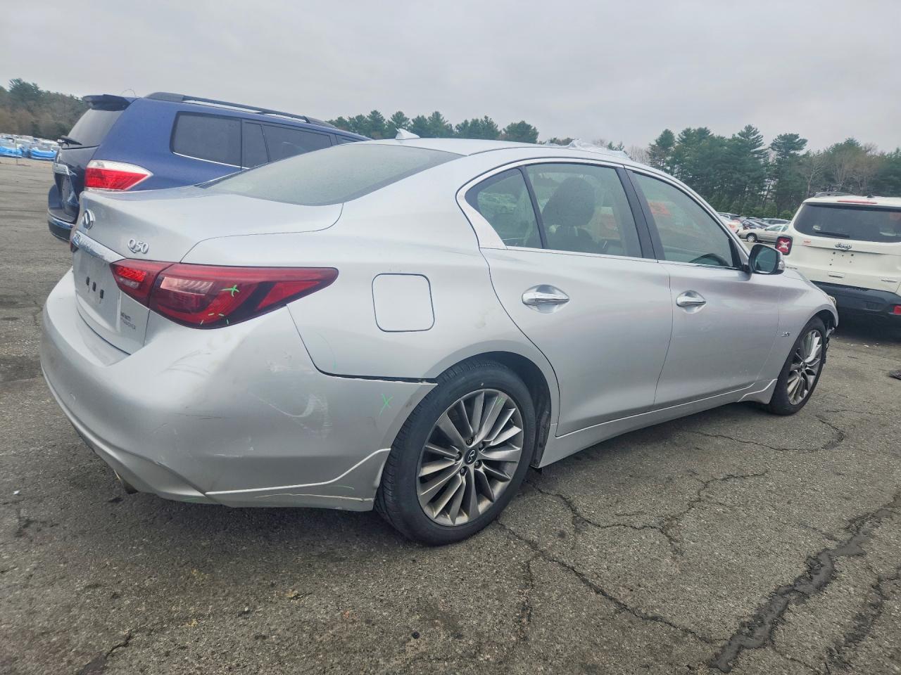 INFINITI Q50 3.0t L 3.0t Luxe
