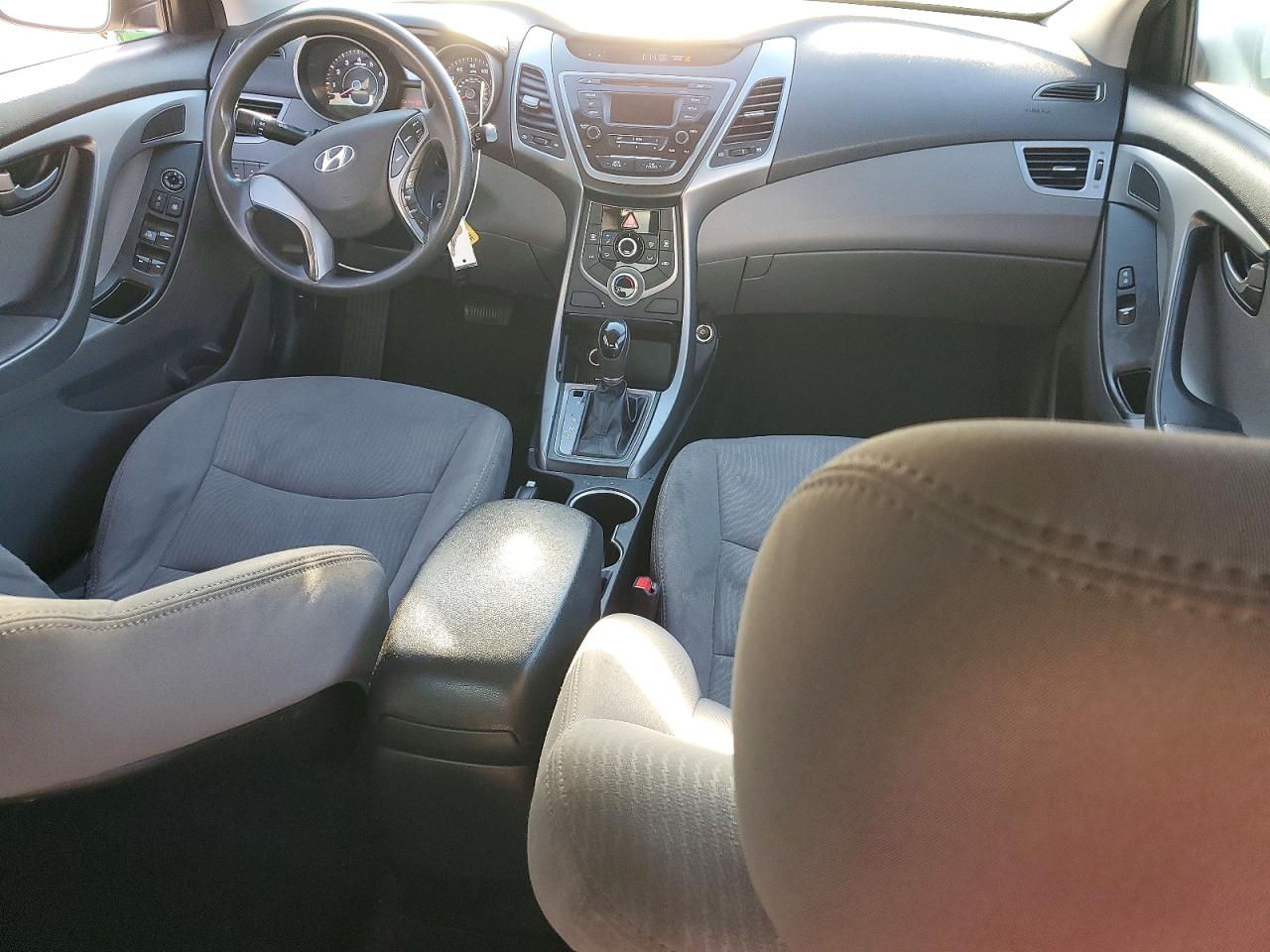 Hyundai ELANTRA Se