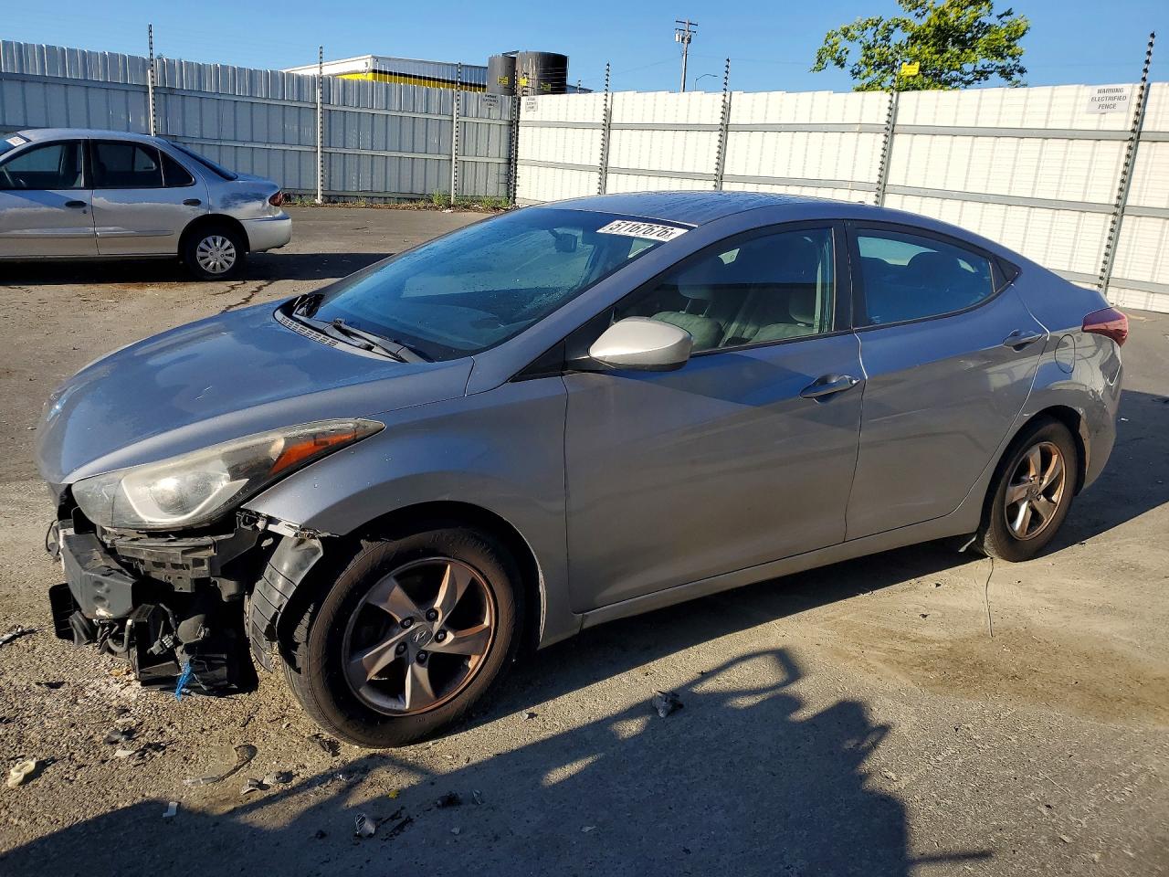 Salvage Hyundai ELANTRA Image