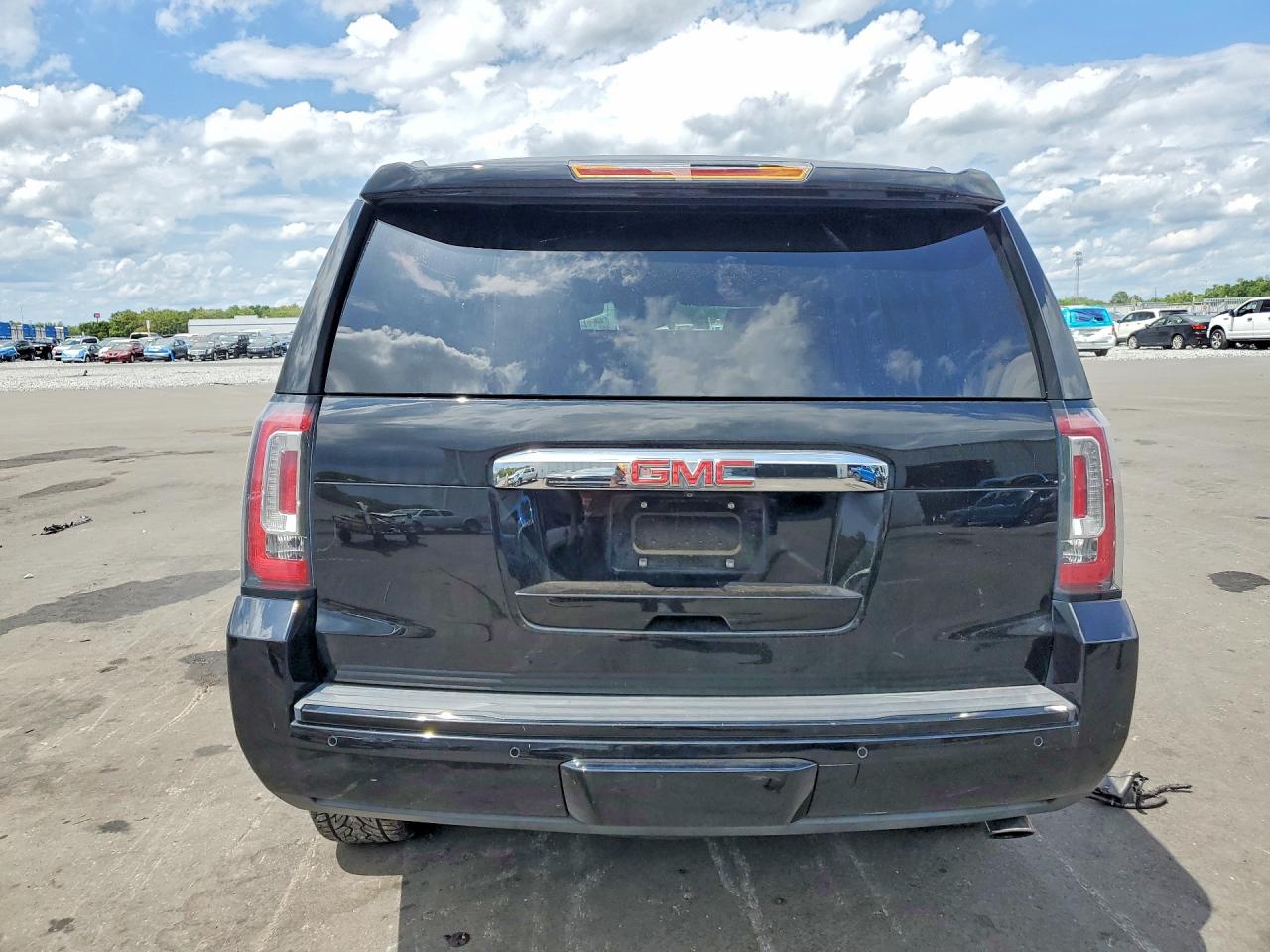 GMC Yukon Denali