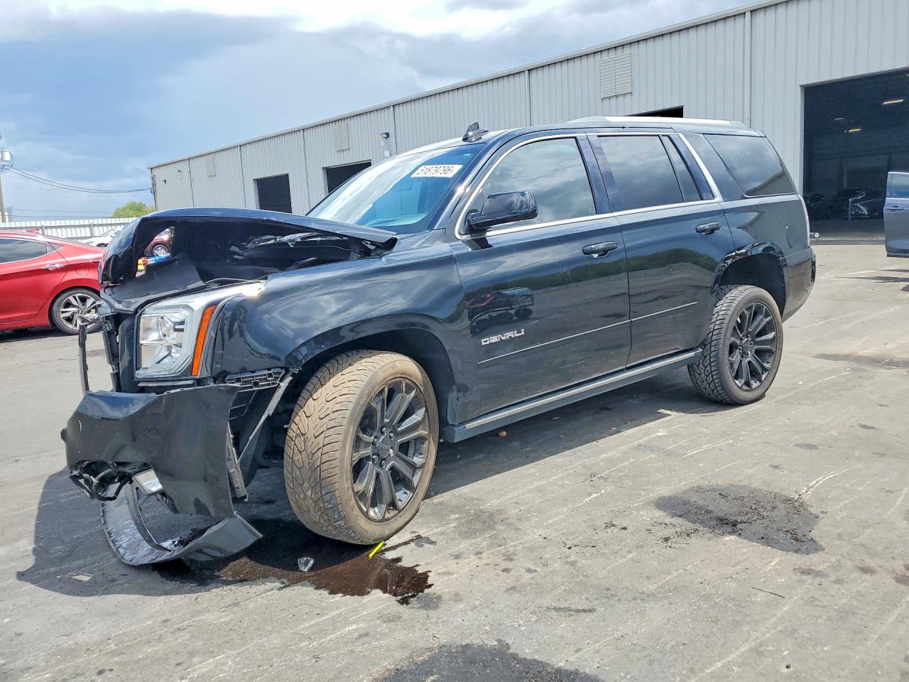 Salvage GMC Yukon Image