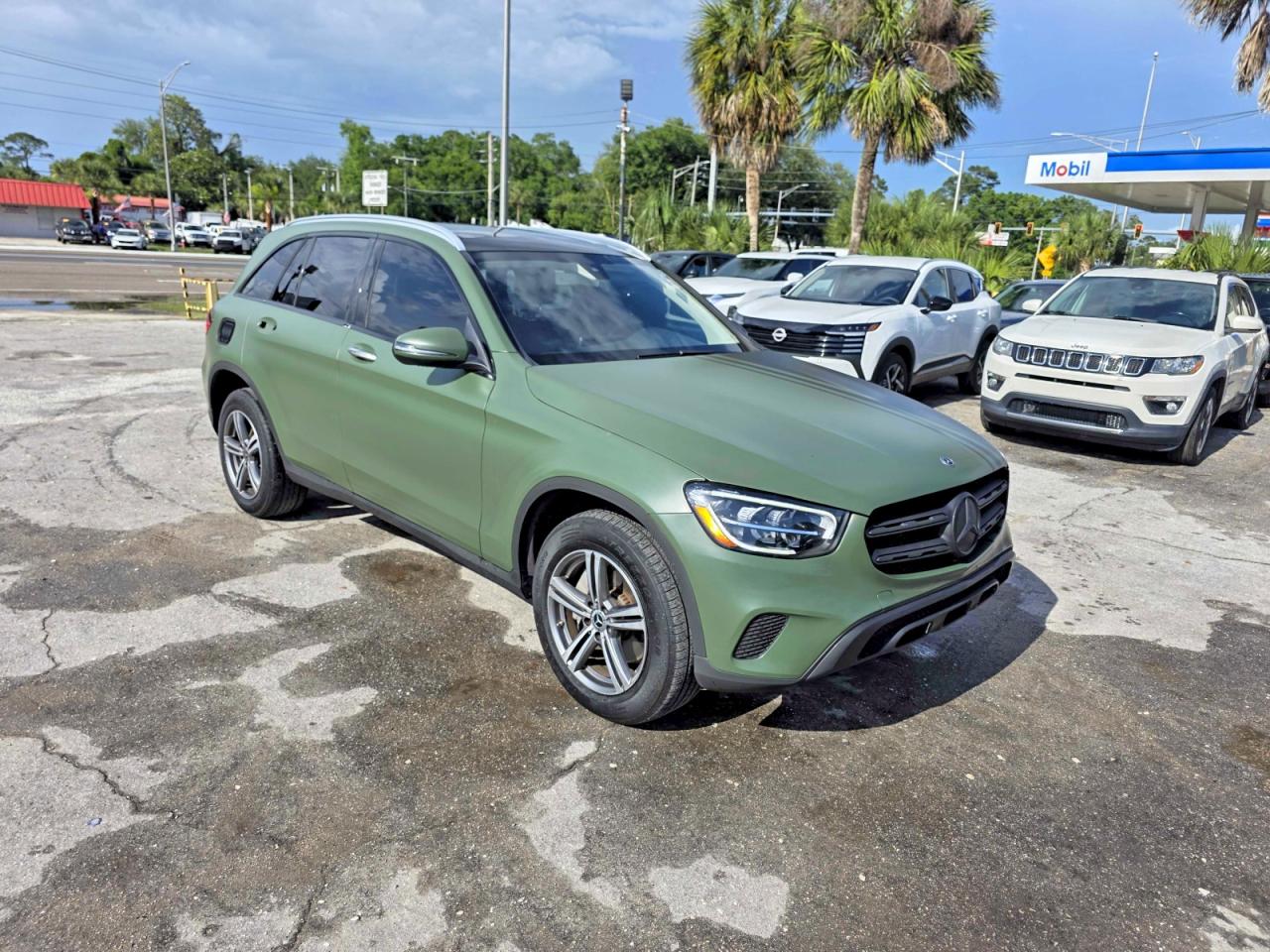 Salvage Mercedes-Benz GLC Image