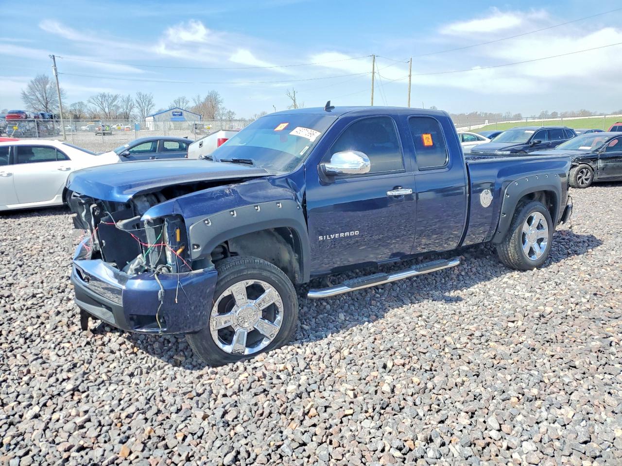 Salvage Chevrolet Silverado Image