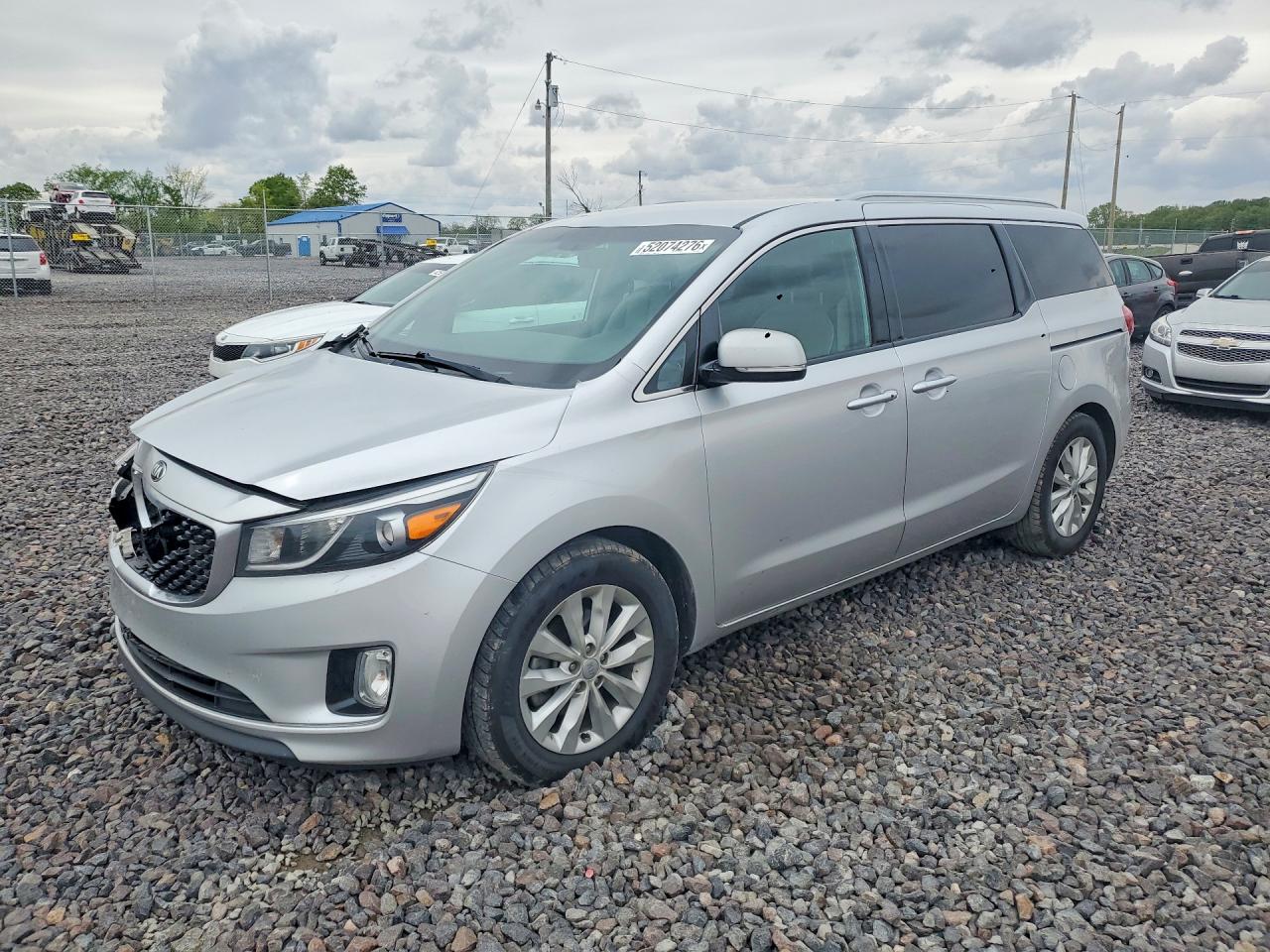 Salvage Kia Sedona Image