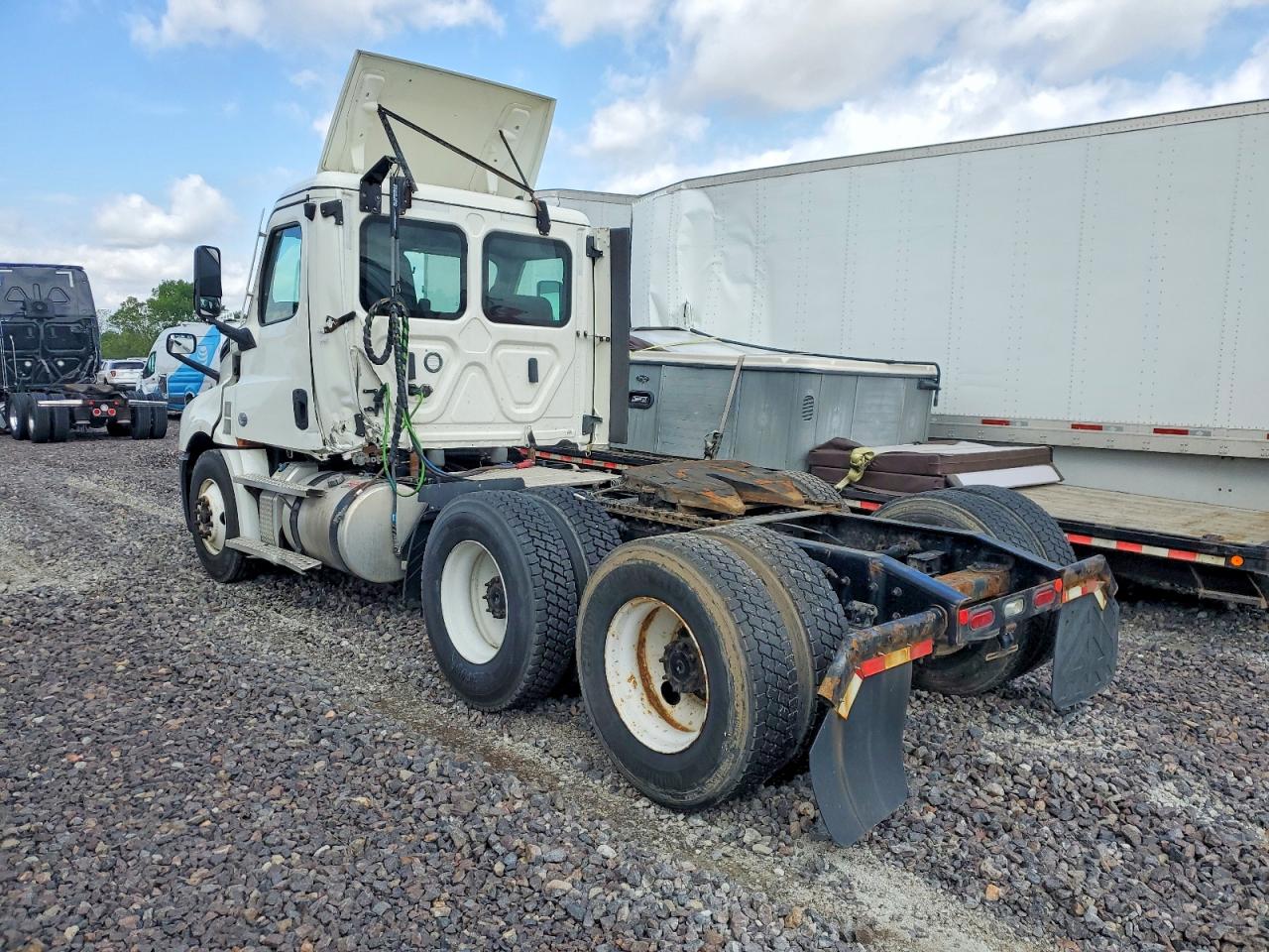 Freightliner Cascadia 126