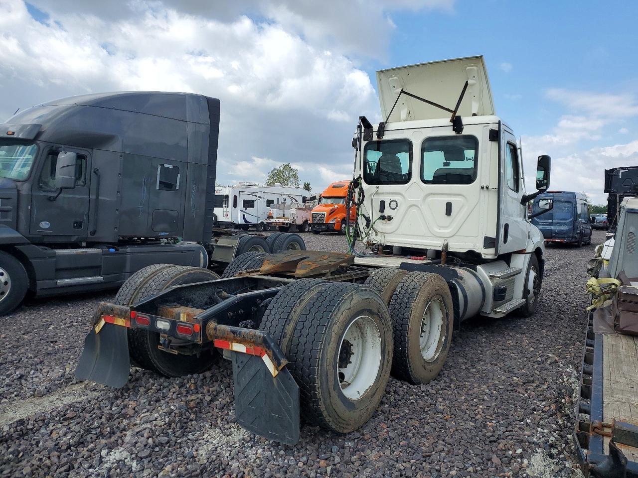 Freightliner Cascadia 126