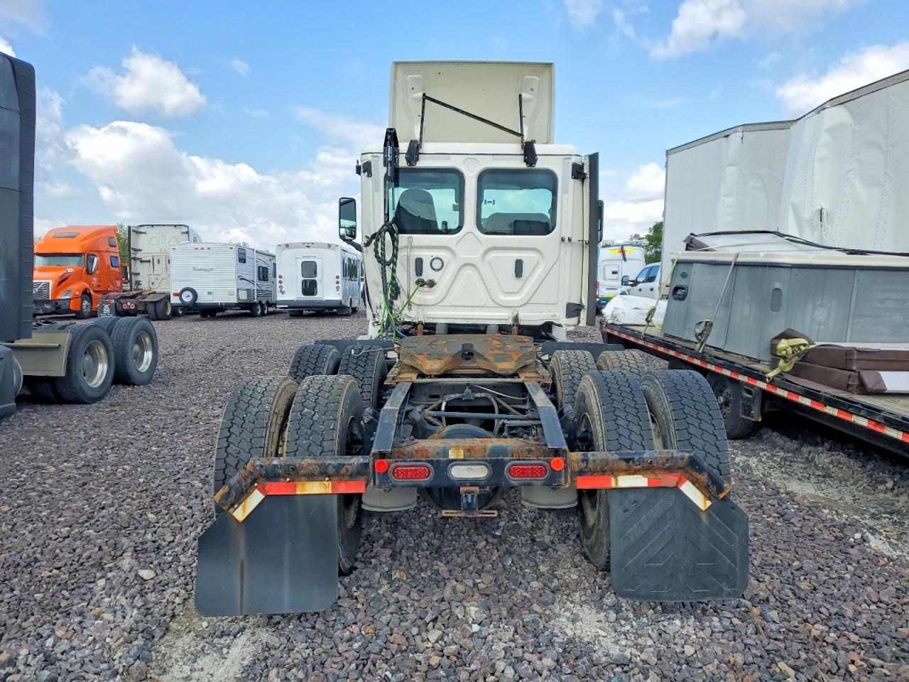 Freightliner Cascadia 126