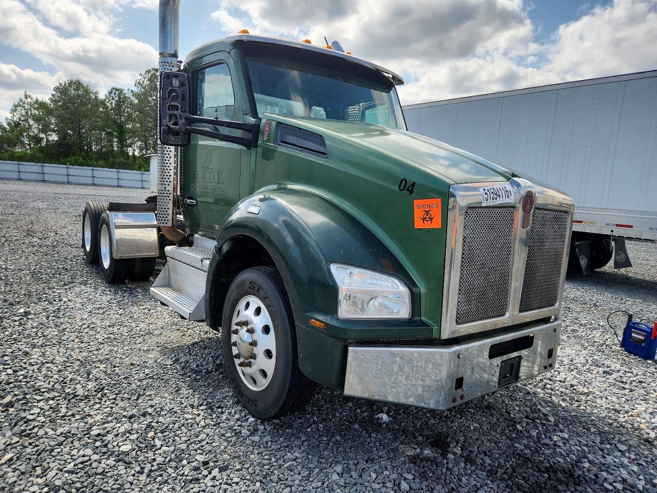 Salvage Kenworth T880 Image