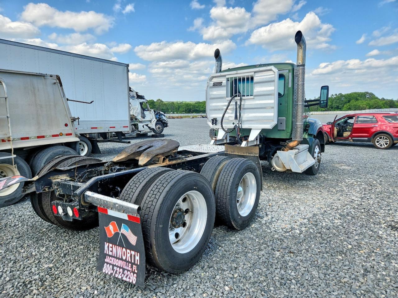 Kenworth T880