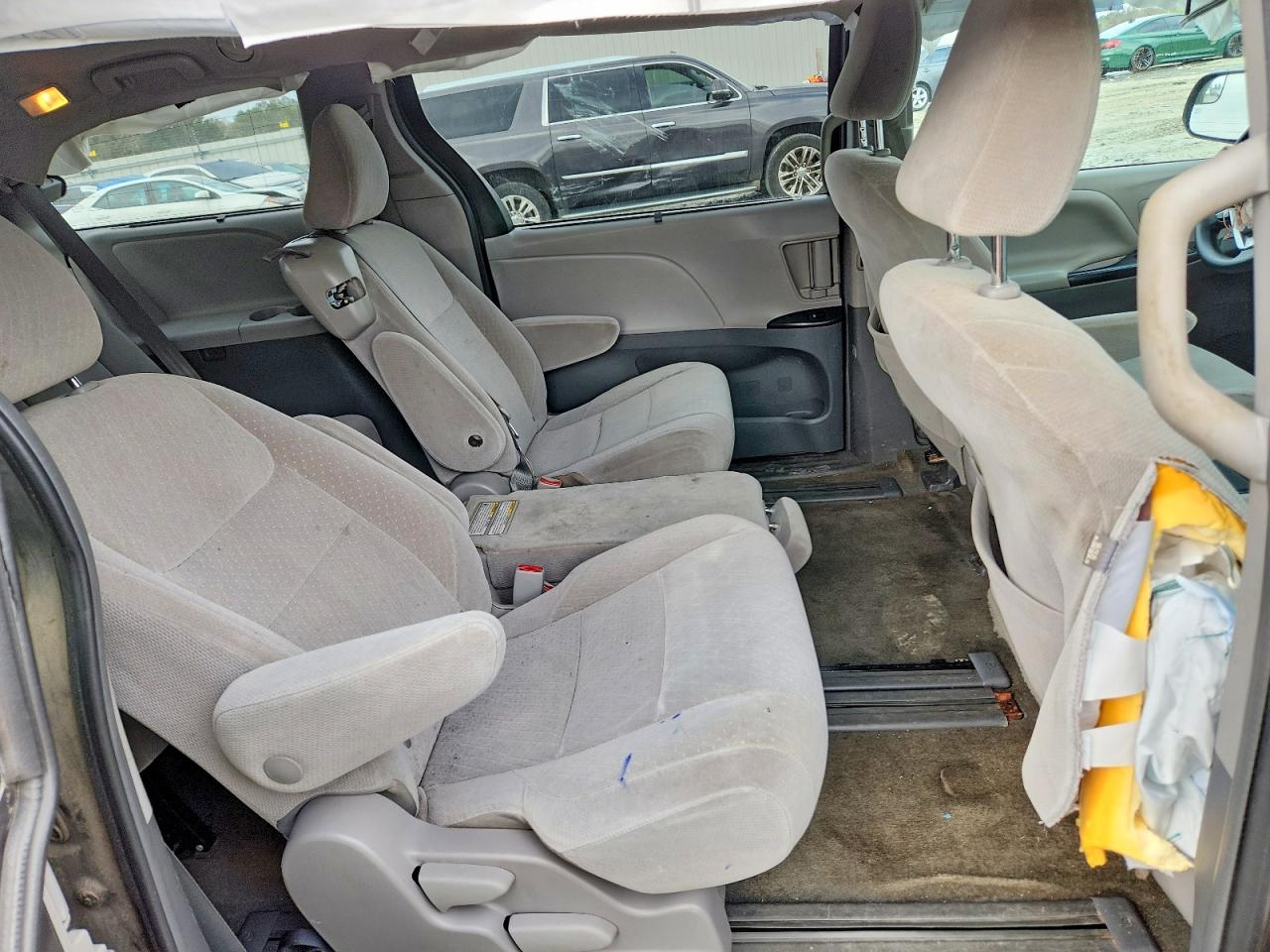 Toyota Sienna Le 8-passenger