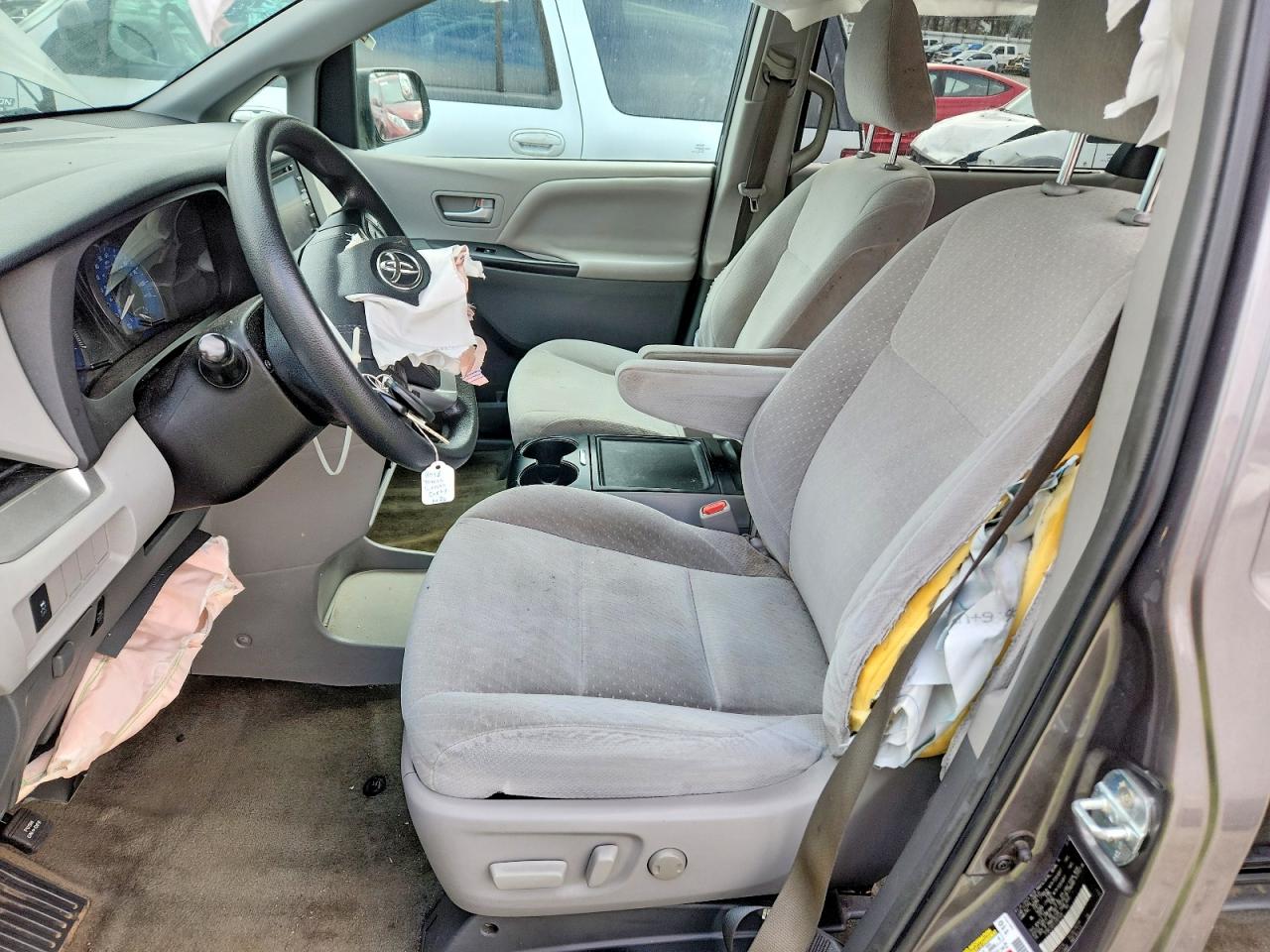 Toyota Sienna Le 8-passenger
