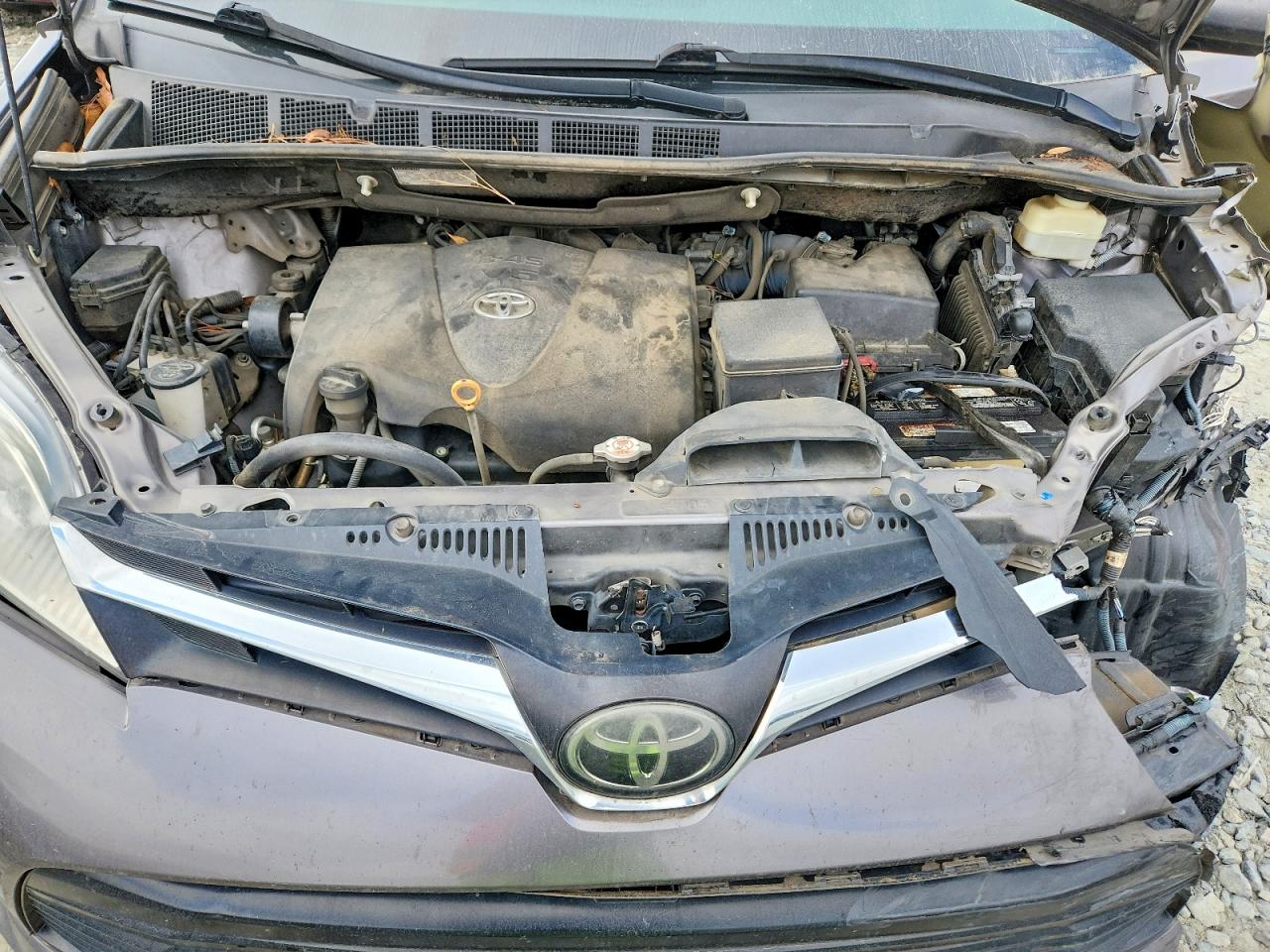 Toyota Sienna Le 8-passenger
