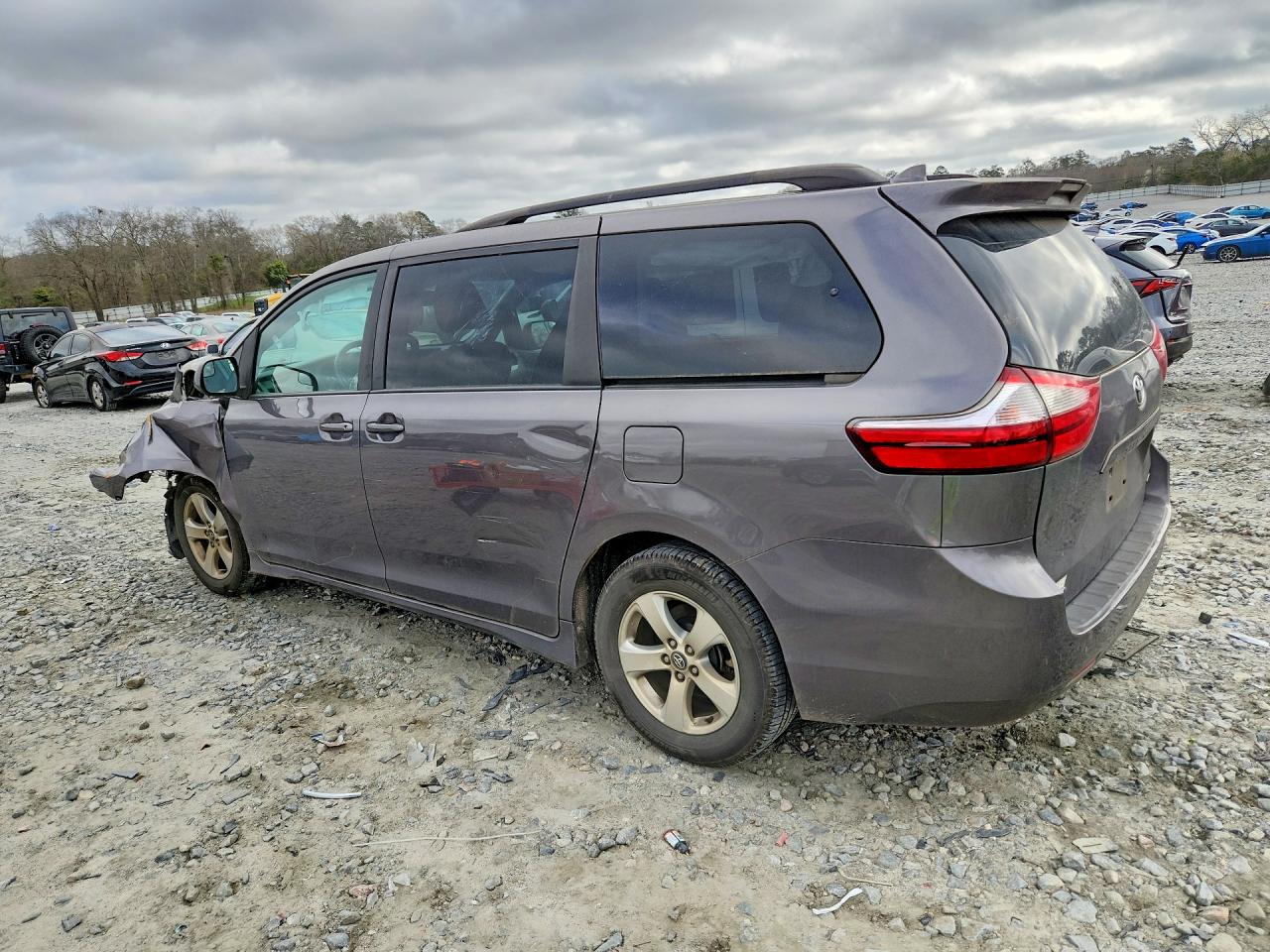 Toyota Sienna Le 8-passenger