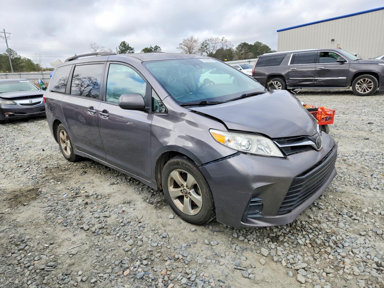Toyota Sienna Le 8-passenger