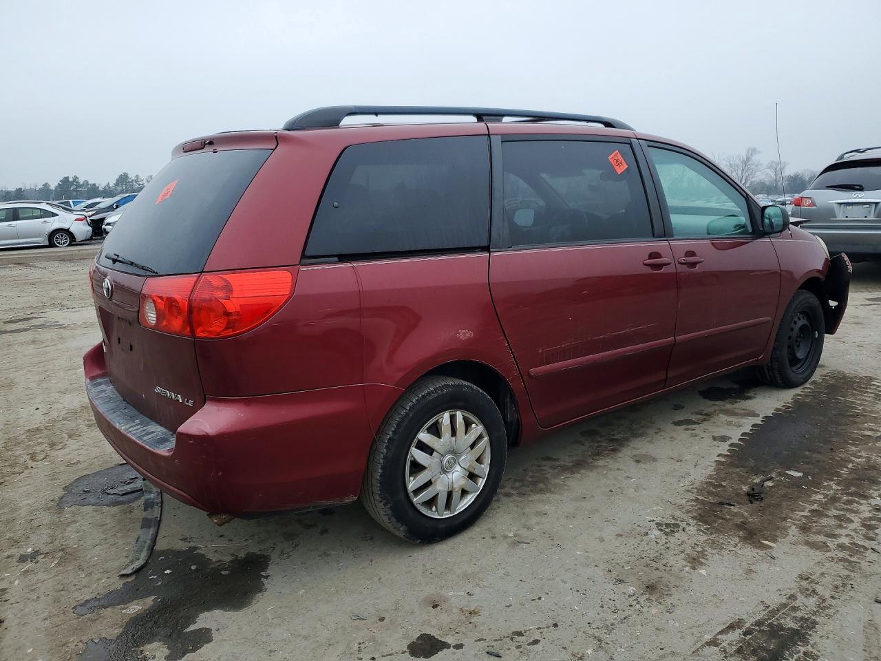 Toyota Sienna Ce