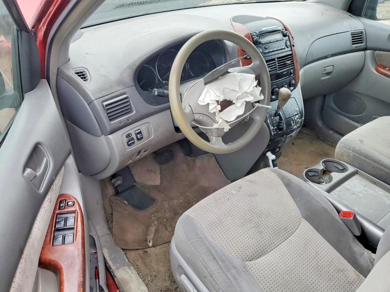 Toyota Sienna Ce