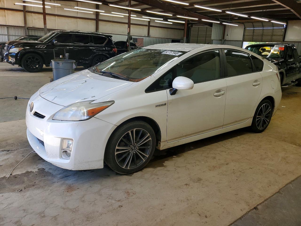 Salvage Toyota Prius Image