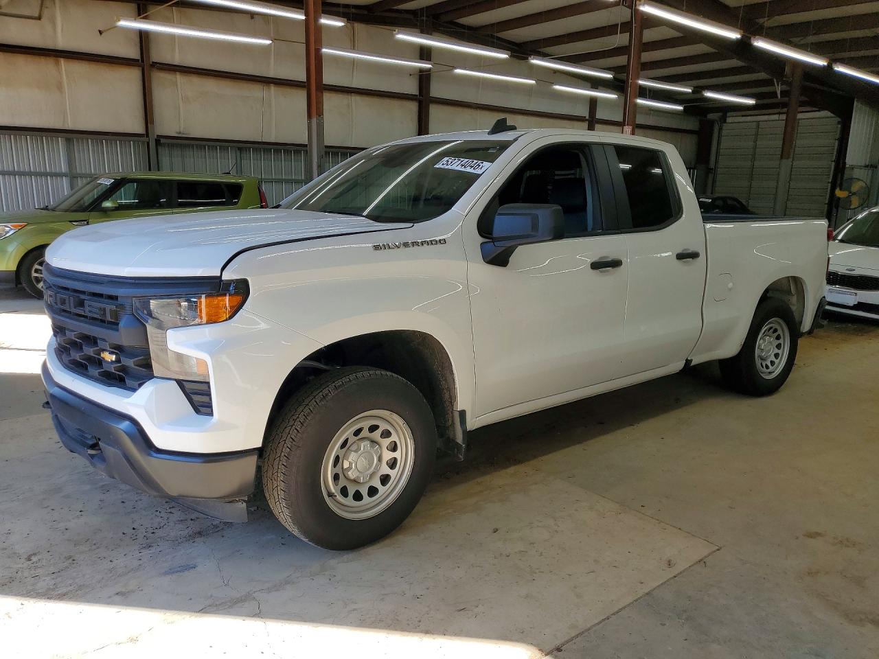 Salvage Chevrolet Silverado Image