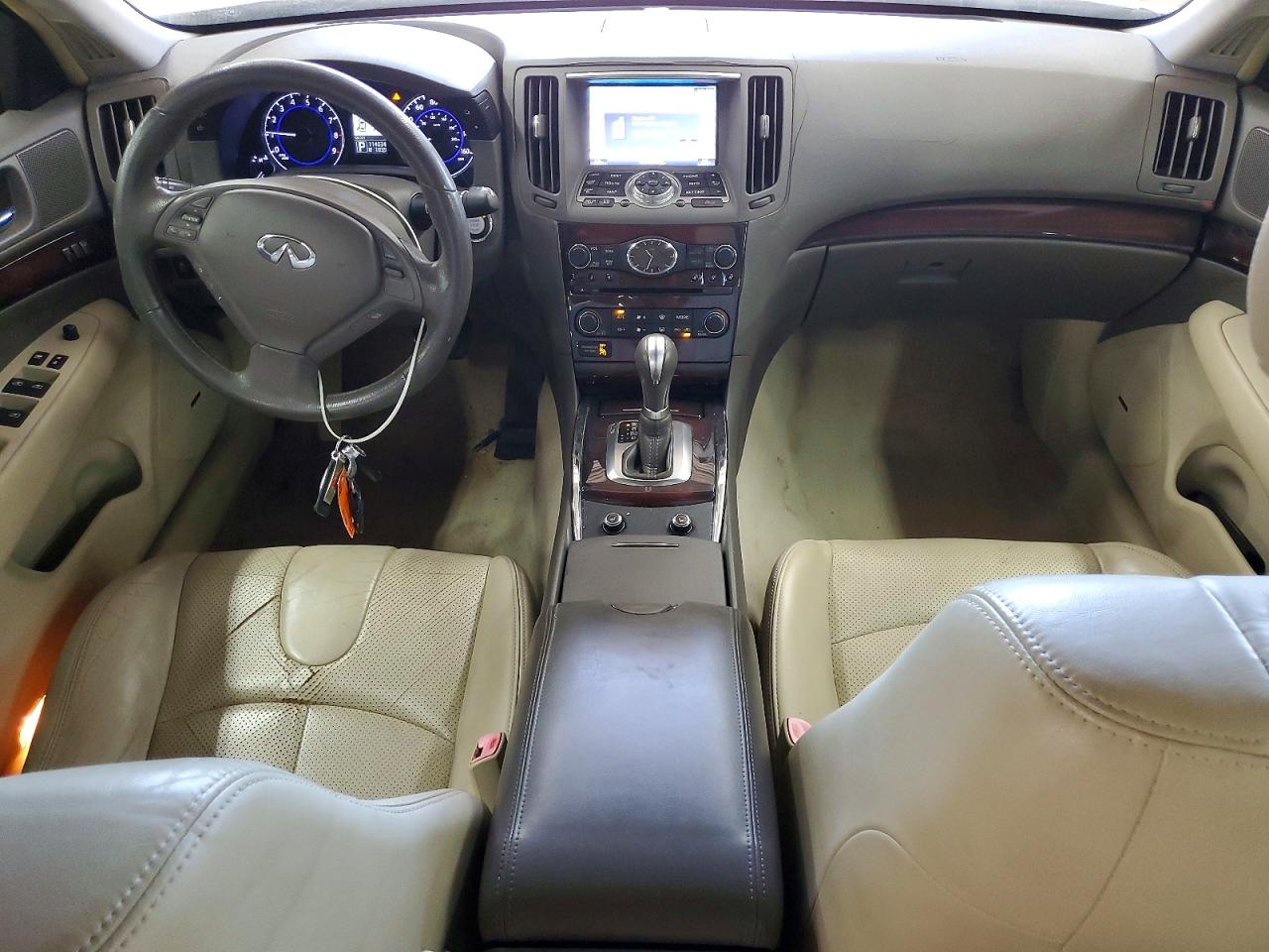 INFINITI G37 Journey
